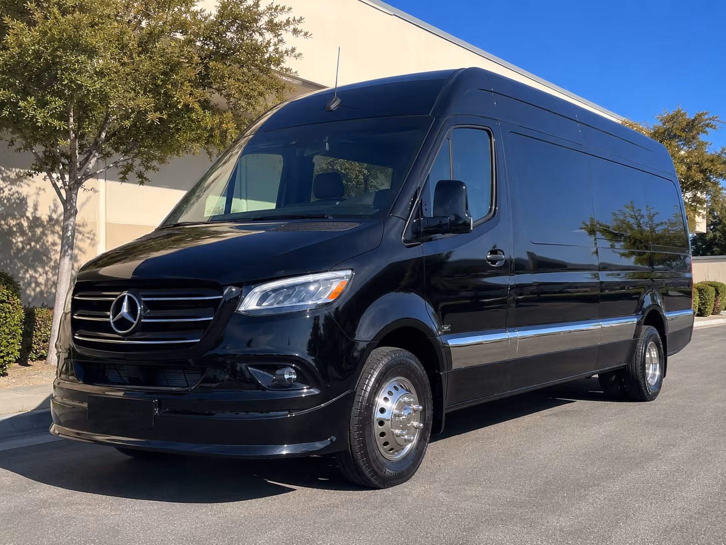 18 passenger sprinter van